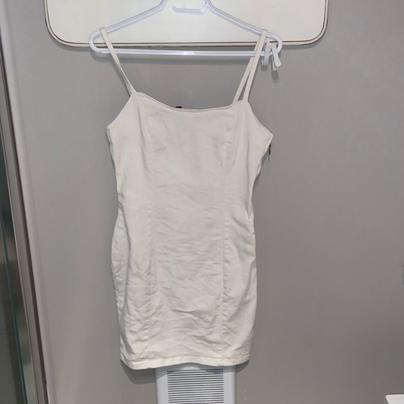 Robe blanche - Picture 1 of 3